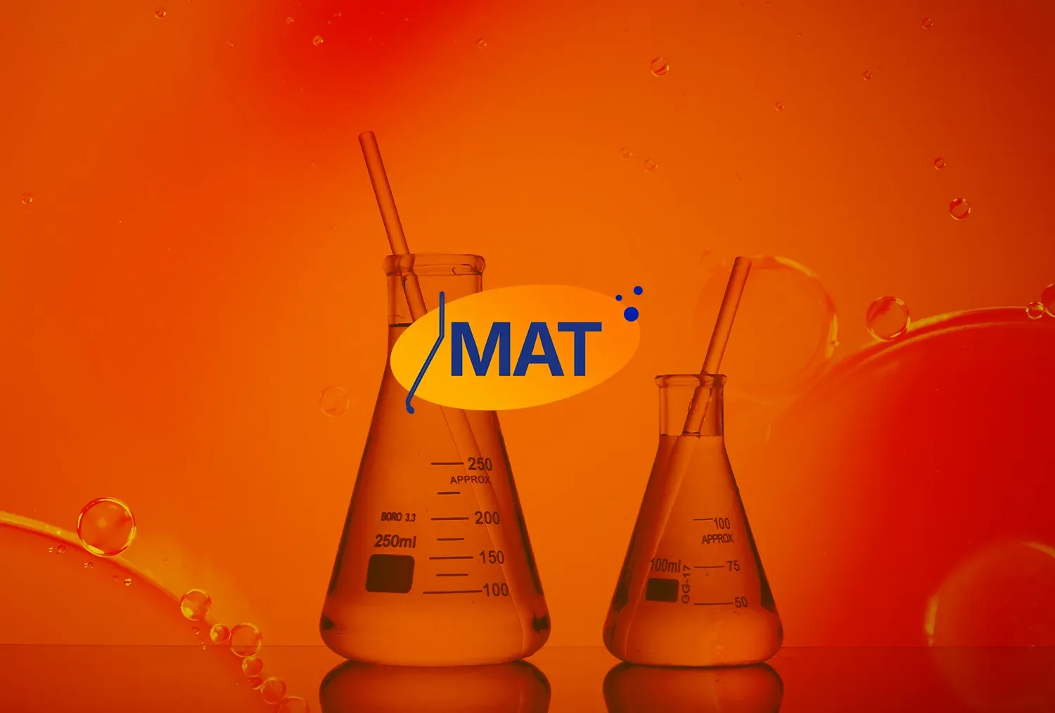 Labmat: شعار MAT البيضاوي البرتقالي فوق دوارق مختبر على خلفية برتقالية دافئة