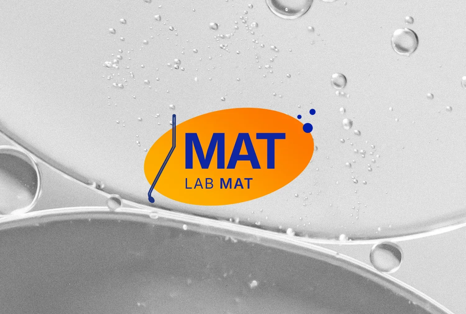 شعار MAT فوق صورة مقرّبة لفقاعات في سائل شفاف