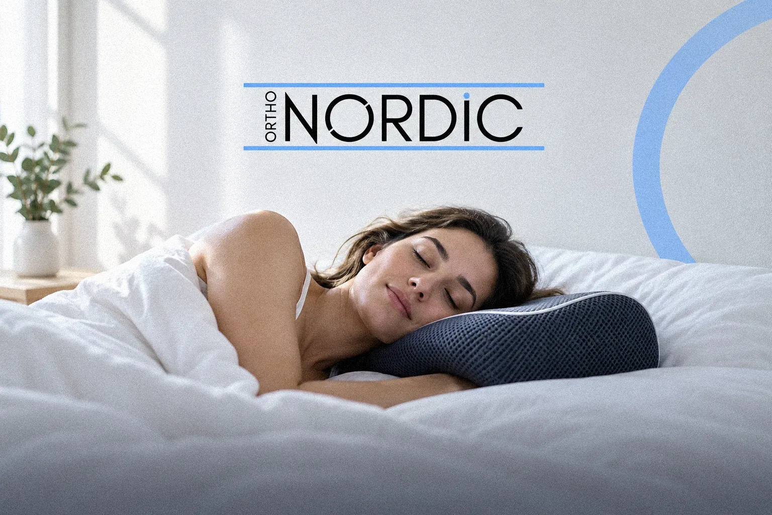 Ortho Nordic: شعار Ortho Nordic فوق امرأة نائمة على وسادة طبية